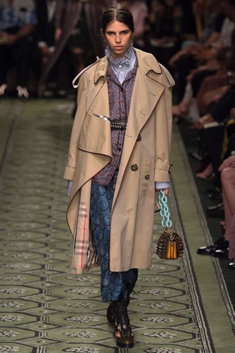 burberry taschen 2016|Burberry runway 2016.